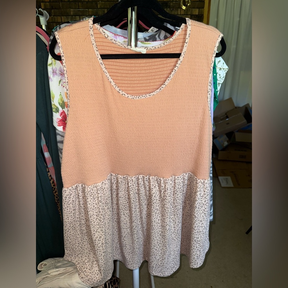 Be Stage Peach and Cream Cheetah Sleeveless Top